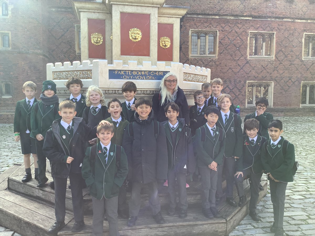 SHSBoysPrep's tweet image. Year 5 pupils from the Boys&apos; Prep were fortunate to spend the day at Hampton Court and thoroughly enjoyed exploring the Tudor element of the palace. A great day out! #EducationUnleashed #UnmistakablySurbiton