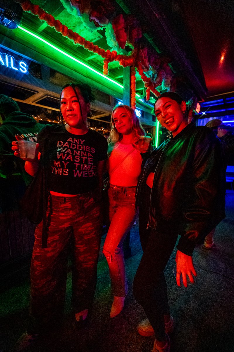 HotelVegasATX's tweet photo. TONIGHT โผ
๐ VEGAS ON THE SPOT
Doors 6:30p
7:15p - Bad Luck Penny
8p - Tearjerk
#AustinIndieMusic presents
10p - Honey XL
10:45p - vvvooollluuummmeee
11:30p - Fading Yellow
12:15a - Marry Cherry
๐ฎ Clandestino opens at 6
๐ #LeftEyeCollective 8p-12a
๐ง DJ HOLLYWOOD JONES 10p https://t.co/9y7uoRhN2c