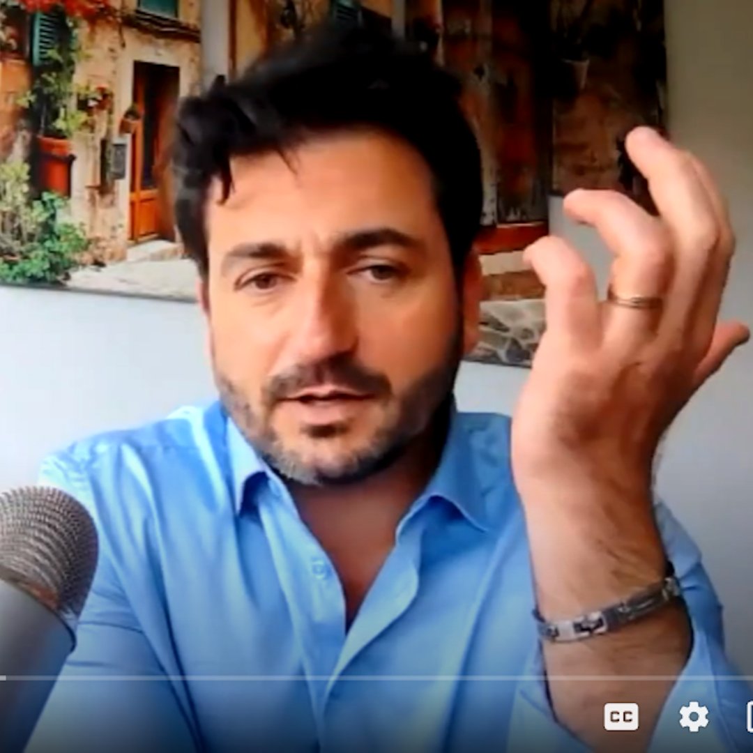 #QueensULaw Prof <a href="/samdahan06/">Samuel Dahan</a> shares his perspective on how #artificialintelligence tools like #generativeAI have transformed teaching at Canadian #lawschools this year. Watch the @lexisnexiscan panel AI in #LegalEducation: youtube.com/watch?v=PJRYSU… 
<a href="/conflict_lab/">Conflict Analytics Lab</a> <a href="/ColleenFlood2/">Colleen M. Flood</a>