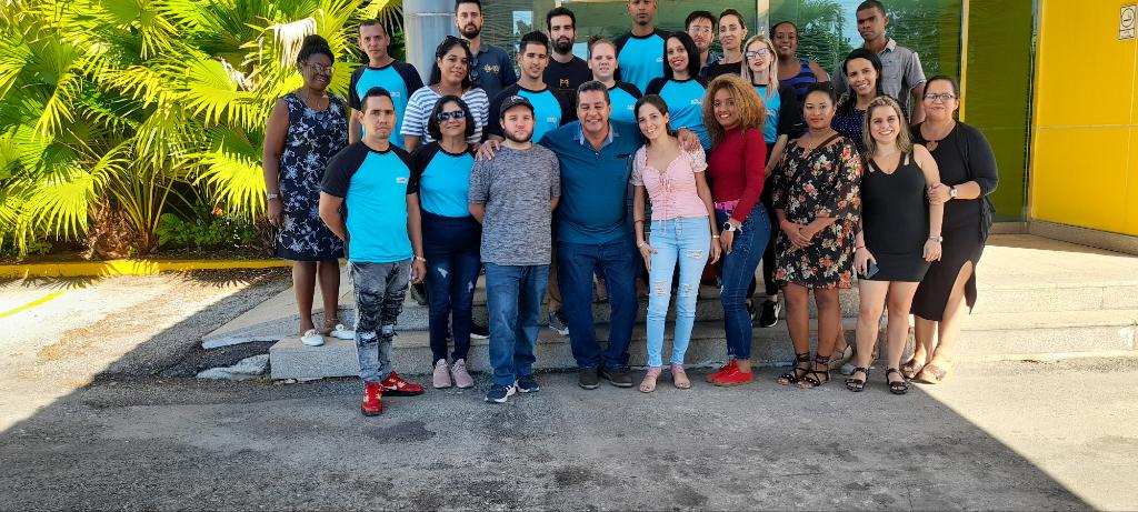 Hoy intercambiamos con muchachas y muchachos del <a href="/EnergiaMinasCub/">Ministerio de Energía y Minas Cuba 🇨🇺</a>. Es un honor contar con jovenes comprometidos con #Cuba 🇨🇺.