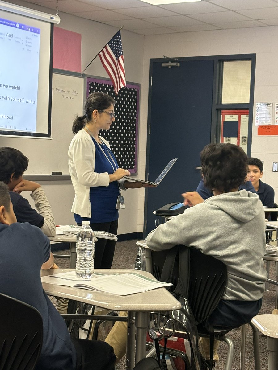 Melissa Solano (@mdsolano_1) on Twitter photo No fear here! Mrs. Funda’s EB newcomer class @SISBPatriots did an amazing job presenting for their class today as they are wrapping up their novel, Ghost Fever. 👻👏🏼<a href="/DrTrennRussell/">Trenn Russell, EdD</a> <a href="/ray_mullens/">Samantha Ray-Mullens</a> <a href="/SISD_MultiPrgms/">SISD Multilingual</a> <a href="/NirmolLim/">Nirmol Lim</a> No fear here! Mrs. Funda’s EB newcomer class @SISBPatriots did an amazing job presenting for their class today as they are wrapping up their novel, Ghost Fever. 👻👏🏼<a href="/DrTrennRussell/">Trenn Russell, EdD</a> <a href="/ray_mullens/">Samantha Ray-Mullens</a> <a href="/SISD_MultiPrgms/">SISD Multilingual</a> <a href="/NirmolLim/">Nirmol Lim</a>