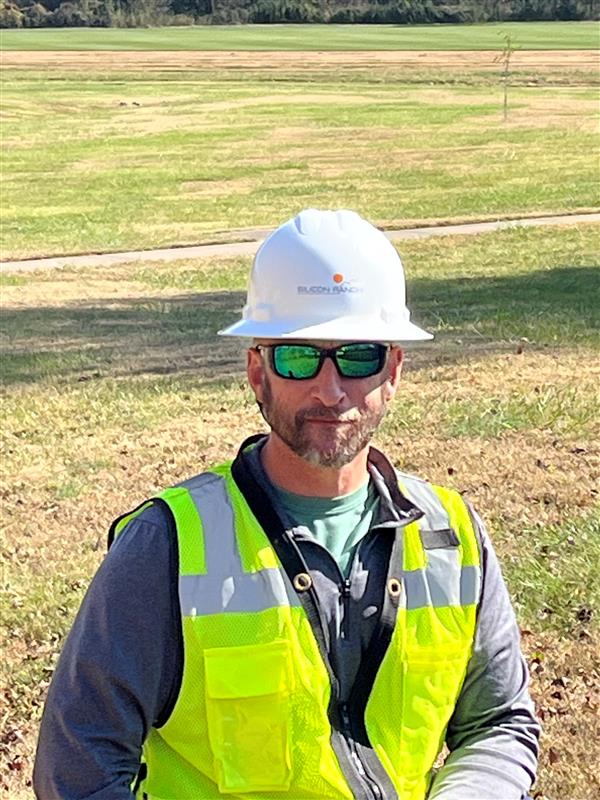 "As I approached the end of my military service, I was skeptical my skills would translate into my next journey. Fortunately, they have, and I am grateful to have found a fit in the solar industry, an industry that had previously not been on my radar." 

siliconranch.com/stories/findin…