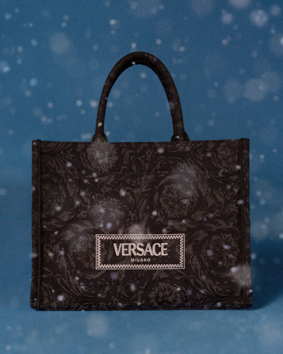 Versace Holiday

Athena tote bag

Now at e-versace.com/Holiday2023.

Photography by Angelo Pennetta

#VersaceHoliday
#VersaceAthena
#Versace