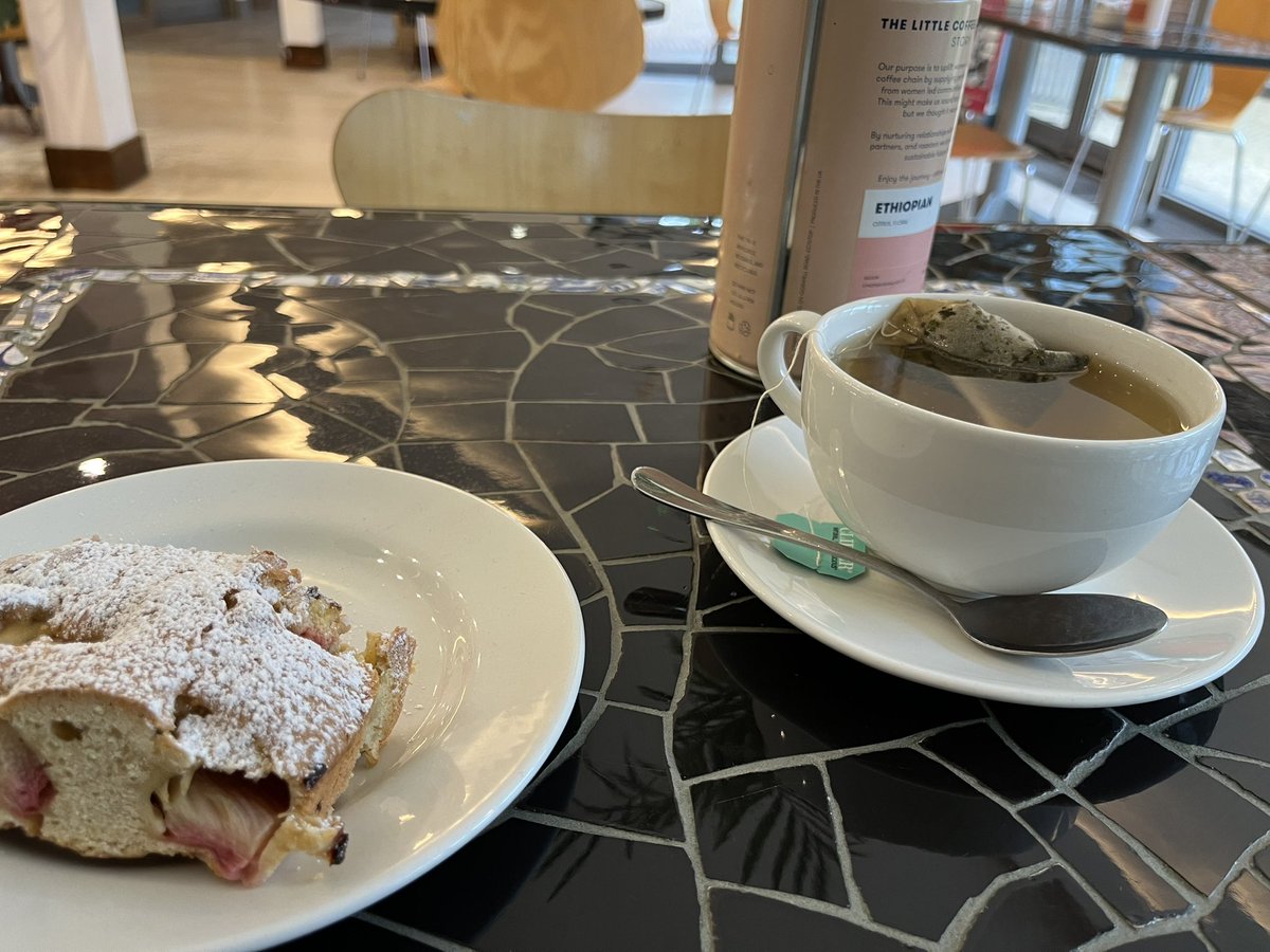 First time @Bromley_by_Bow centre. Beautiful example of a multipurpose site. Gardens, allotment, & @unityworks_ cafe for a pre-event meet with @annamoore83 on equipping @BartsHospital staff to discuss #airpollutionawareness with patients (Rhubarb cake in case you’re wondering 😋)