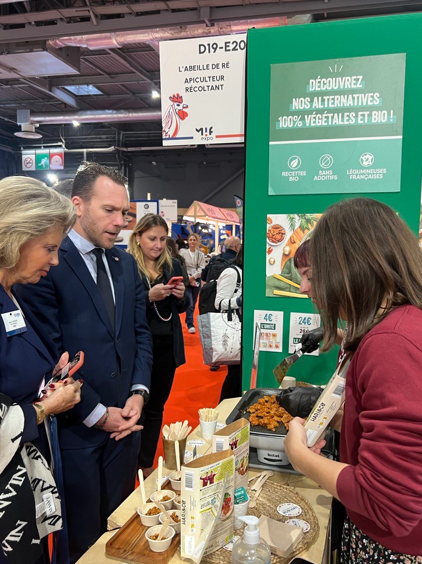 jmzulesi's tweet photo. 📍Au Salon du #Madeinfrance ce matin pour rencontrer les PME françaises engagées dans des démarches responsables !

Continuons de soutenir ces talents et leurs engagements pour une économie plus durable. #mifexpo https://t.co/Lzh1Io5hnw