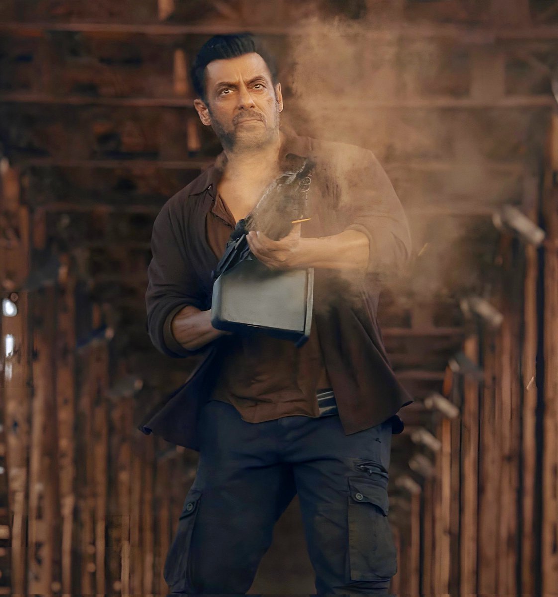 RahulRyonn's tweet photo. #Tiger3 6K+ tickets booked in last 1 hour 🔥🔥 https://t.co/92ByoRJLUf