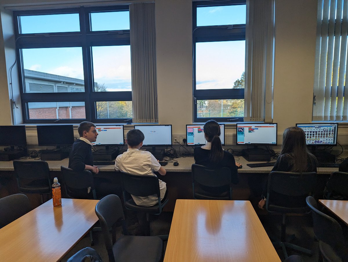 SASB_Comp's tweet image. 2.10 are building @msmakecode games as part of #CSScotland23 #coding #computingScience #chooseComputingScience
@MrsGMcIntosh @DigiLearnScot