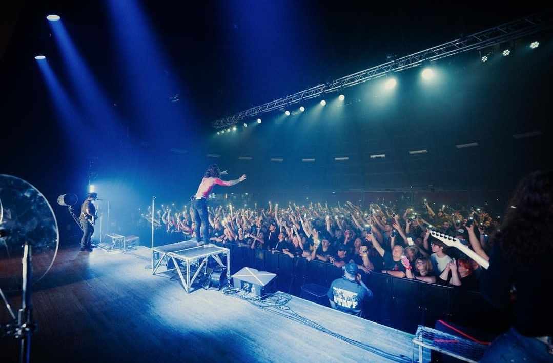 CHAUVET Professional (@chauvetpro) on Twitter photo Ryan Pervola fired up massive blinders from <a href="/chauvetpro/">CHAUVET Professional</a> Color STRIKE M • Rogue R1 BeamWash fixtures 🎸🎸🎸 while the Grammy-nominated Nothing More brought their potent live experience on the “Spirits” tour
🔥
#chauvetprofessional #concertlighting #livenation #lightingdesign Ryan Pervola fired up massive blinders from <a href="/chauvetpro/">CHAUVET Professional</a> Color STRIKE M • Rogue R1 BeamWash fixtures 🎸🎸🎸 while the Grammy-nominated Nothing More brought their potent live experience on the “Spirits” tour
🔥
#chauvetprofessional #concertlighting #livenation #lightingdesign