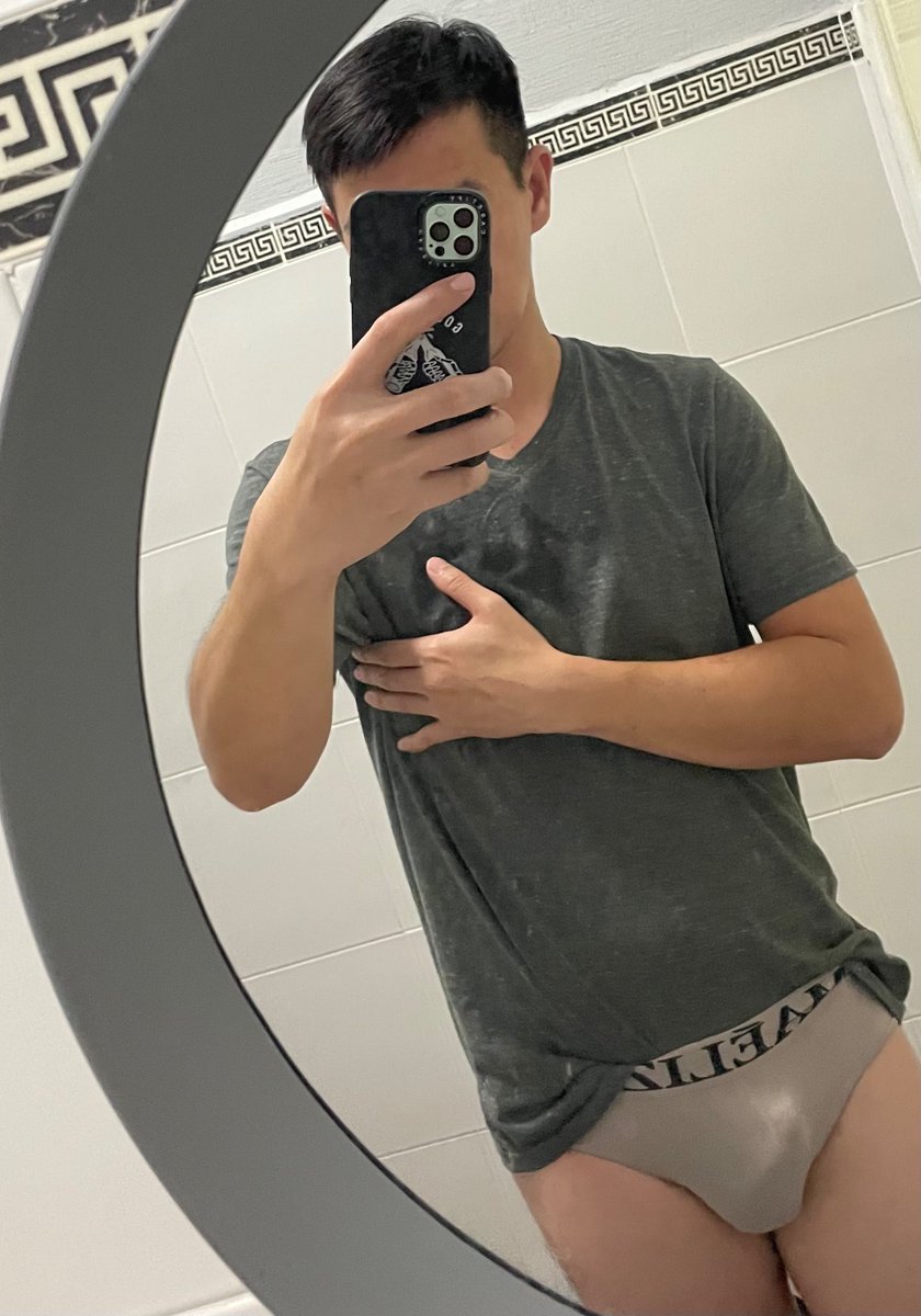 🫠พูดไม่ค่อยเก่ง…แต่เรื่องกอดได้อยู่นะ