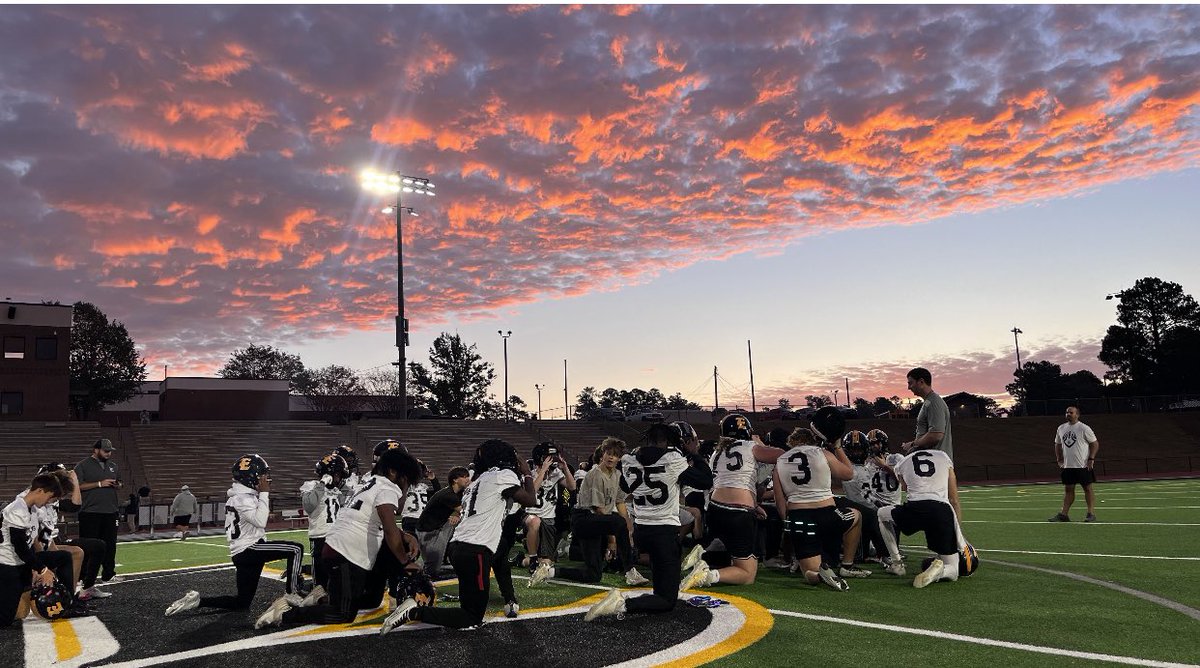 6 am practice and beautiful morning sunrise! Everyone is 0-0 this week! Win or Go Home! @EHSKnightsFB D.A.T.E