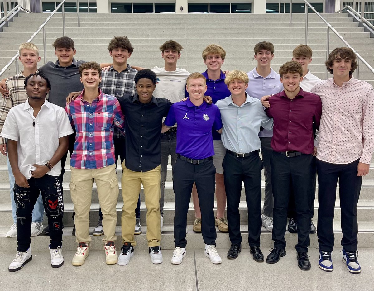 Last night we celebrated our programs accomplishments at the End-of-Year Banquet! The Senior class of 2024 is definitely leaving the jersey in a better place.

Thank you to all the families who helped make this year possible 🙏🏼 

<a href="/bhsdogs/">Brownsburg Athletics</a> #BulldogProud #Familyon3