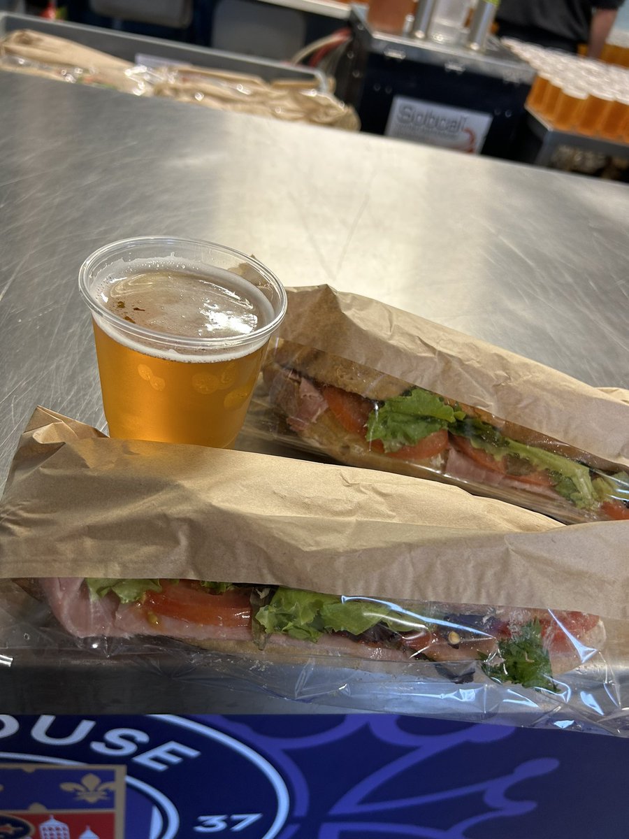 Toulouse are giving out free butties n beer for anyone coming🤣