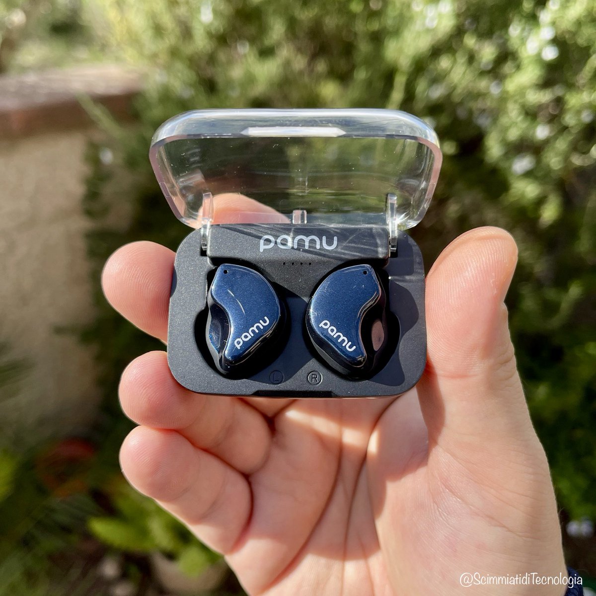 ScdTec's tweet image. Eh eh loro sono TANTA ROBA non giudicate dal loro aspetto estetico 🤙🏻 Presto la recensione sul canale in collaborazione con Padmate Tech 🤝 #staytuned
•
#pamu #padmate #pamufit #pamufitearbuds #earbuds #bluetooth #cuffie #youtubechannel #scimmiatiditecnologia #techreview