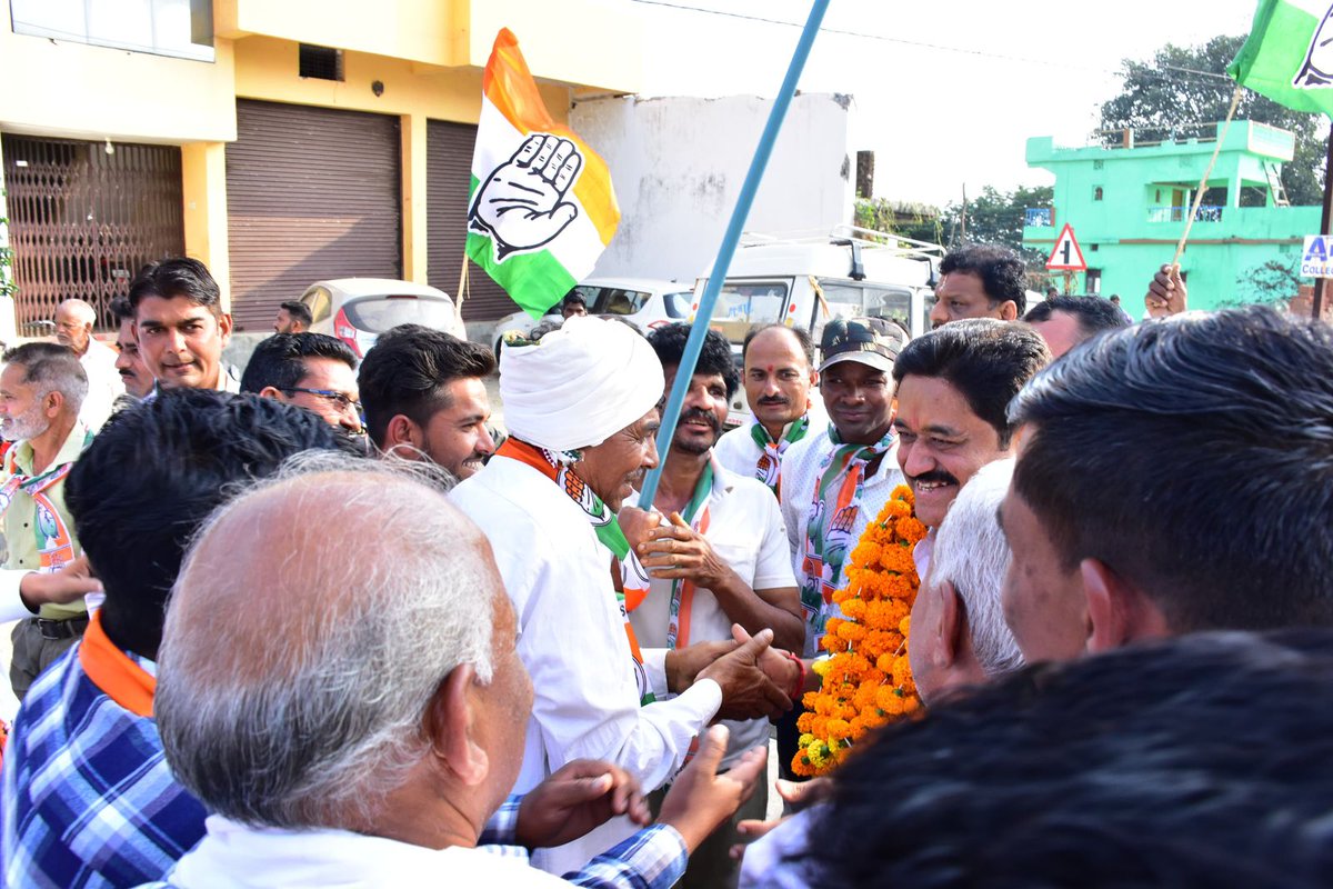 SukhdeoPanse's tweet image. आज मेरी विधानसभा क्षेत्र मुलताई के ग्राम दुनावा में मंडलम सेक्टर कार्यकर्ता सम्मेलन में कांग्रेस के जाबाज़ एवं निष्ठावान कार्यकर्ताओं से भेट की।

आप सभी का उत्साह और कांग्रेस पार्टी के प्रति समर्पण ये दिखा रहा है की मुलताई में फिर से कांग्रेस इतिहास दोहराने जा रही है।।