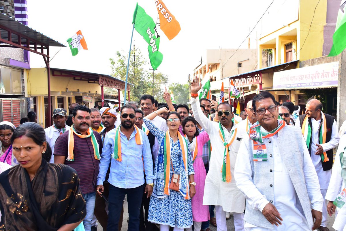 SukhdeoPanse's tweet image. आज मेरी विधानसभा क्षेत्र मुलताई के ग्राम दुनावा में मंडलम सेक्टर कार्यकर्ता सम्मेलन में कांग्रेस के जाबाज़ एवं निष्ठावान कार्यकर्ताओं से भेट की।

आप सभी का उत्साह और कांग्रेस पार्टी के प्रति समर्पण ये दिखा रहा है की मुलताई में फिर से कांग्रेस इतिहास दोहराने जा रही है।।
