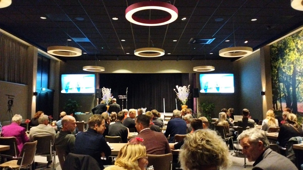 Vandaag bij de ondernemersprijs van <a href="/achtkarspelen/">gemeente Achtkarspelen</a>. Gezellig druk. Net werken