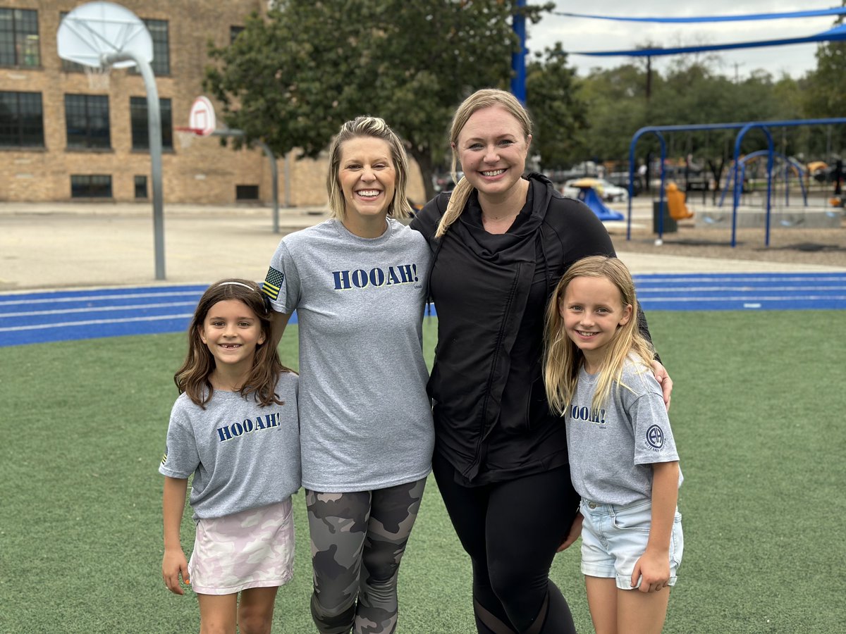 Rise & shine! It's time to Move with the Military! @Cambridge_AH military families worked out together this morning with help from our Army JROTC cadets!  Special guest Camo the @PurpleUpUSA Chameleon also joined the fun. #NoPlaceLikeAHISD