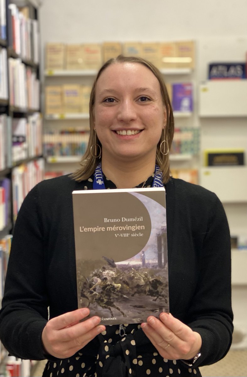 librairiemollat's tweet image. 🎁 Pour préparer les fêtes, découvrez notre coup de ❤️ en #Histoire 

Le médiéviste Bruno Dumézil nous embarque aux côtés des étonnants Mérovingiens pendant trois siècles de bouleversements passionnants.

👉 mollat.com/livres/2902552…

@PComposes #coupdecoeur #conseillecture #livre