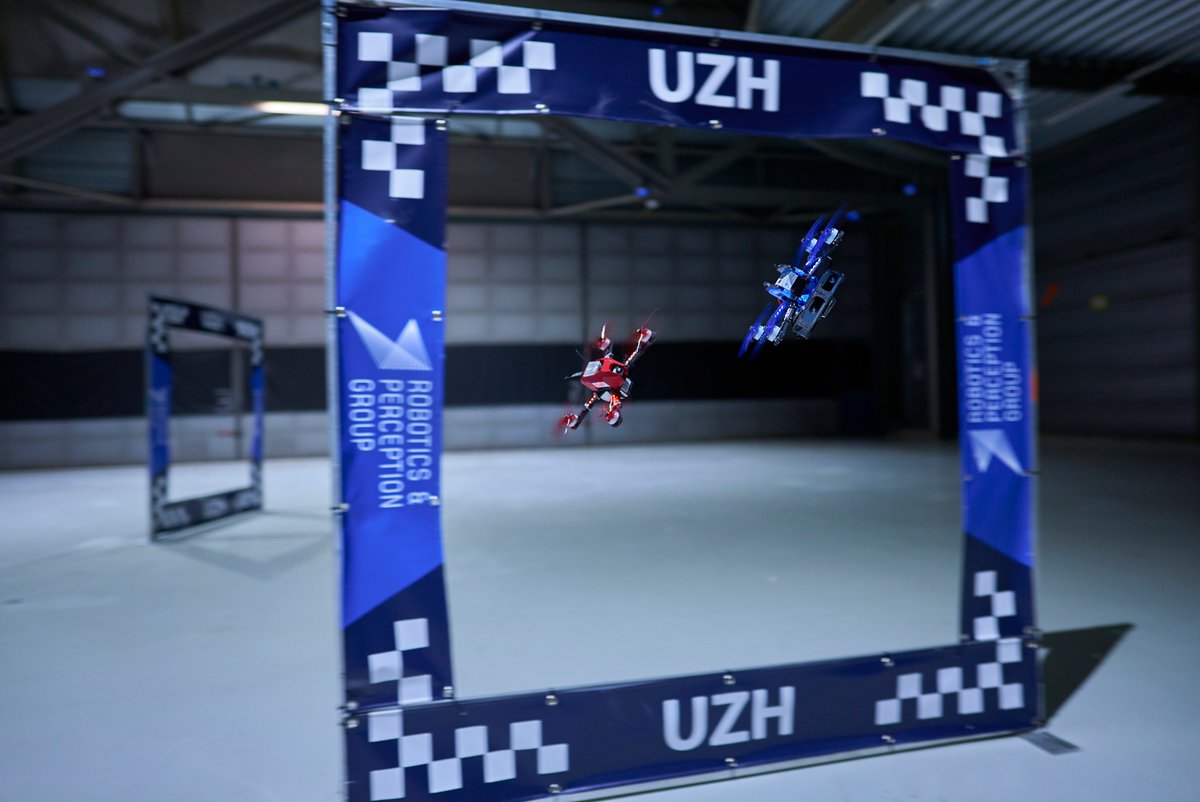 innopark_zh's tweet image. Introducing the AI Drone "Swift," the brainchild of @UZH_ch researchers from the @UZHspacehub
 ecosystem, led by Professor Davide Scaramuzza from the Robotics and Perception Group. #DeepReinforcementLearning #AI #Drones #DroneRacing #AutonomousFlight