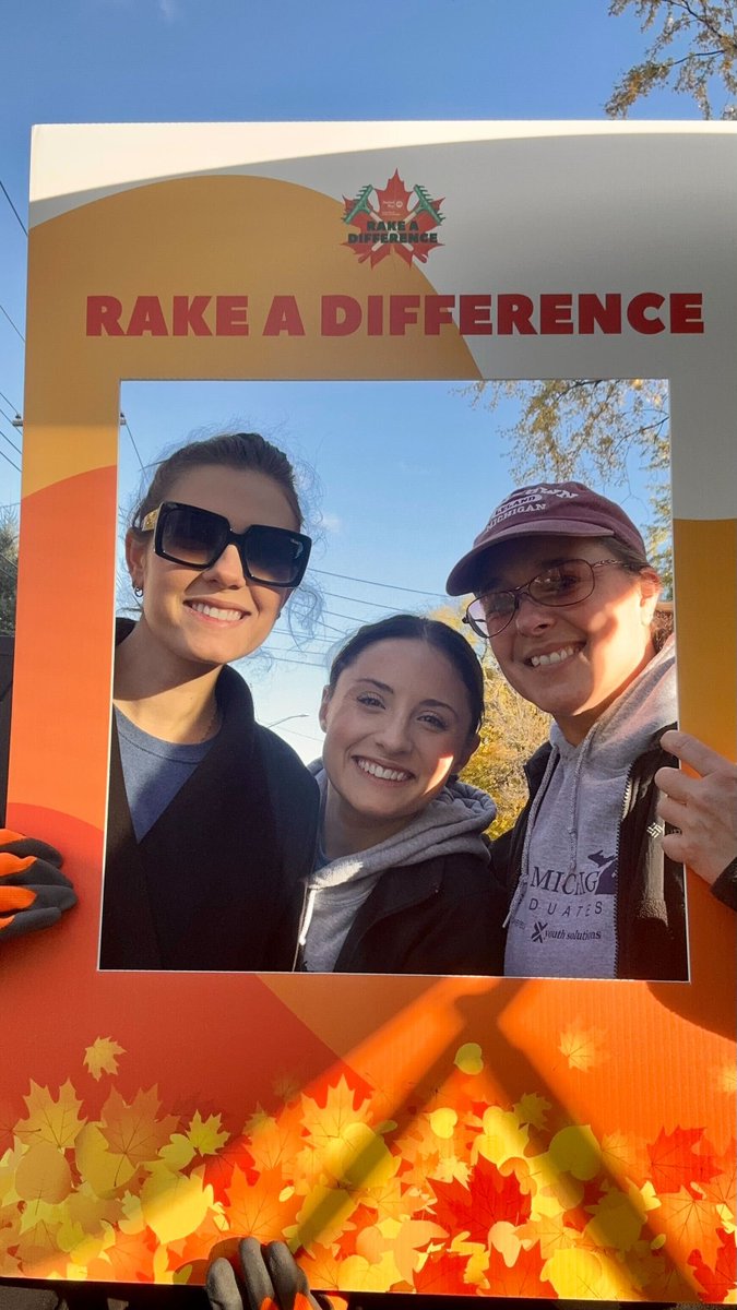 YSMichigan's tweet image. It was a beautiful day to participate in @UnitedWay_SWMI annual #RakeADifference! 🍂 

#MakeaDifferenceMonth #communityservice #liveunited