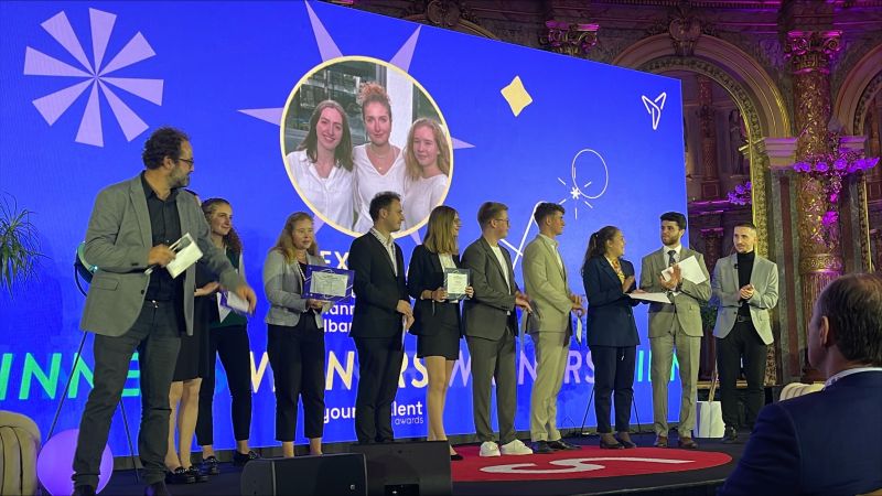 Accor, led by Patrick Mendes, challenged students to rethink the hotel industry with AI. How can AI transform customer and employee experiences? 
Congratulations to Sibylle Canonica, Johanna Reboullet, and Albane Charlery for their Experia project.