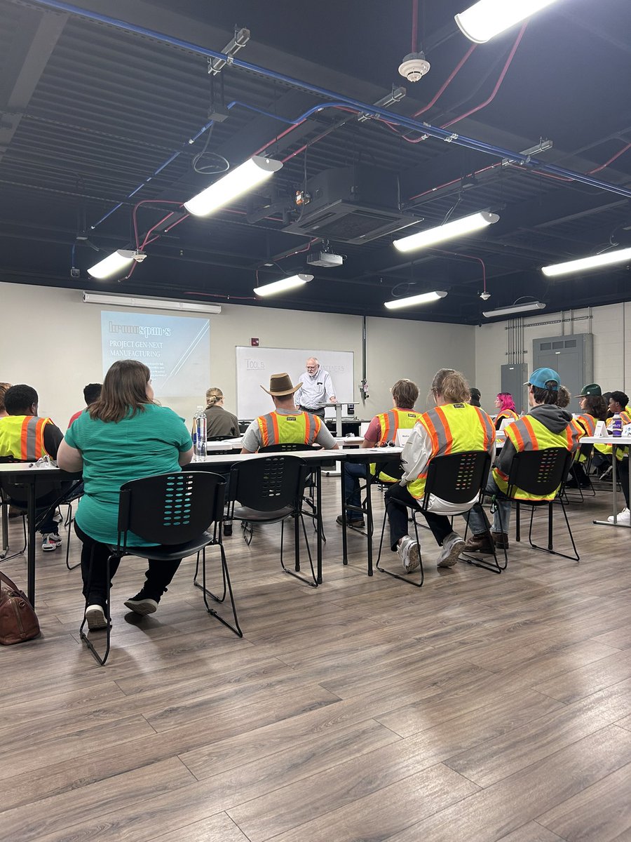 Andrea Taylor tweet media