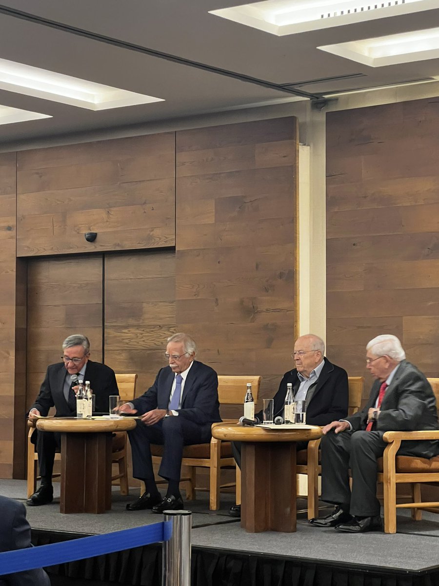 El día de ayer asistimos al Aniversario 60 del CEESP en compañía de representantes de los distintos organismos empresariales que componen al CCE.
El diálogo que propicia incorporar la visión social en la economía es necesario para construir un mejor futuro para los mexicanos.