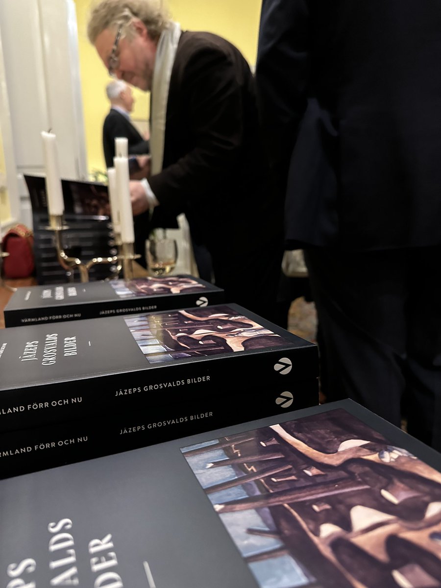 Tack för en fantastisk kväll på vackra ambassaden i Riga <a href="/hoglund_karin/">Karin Höglund</a> - celebrating the cooperation between Latvian National Museum of Art <a href="/LNMM_muzejs/">Latvijas Nacionālais mākslas muzejs</a>  and Värmlands Museum and presenting our book about Jazeps Grosvalds
