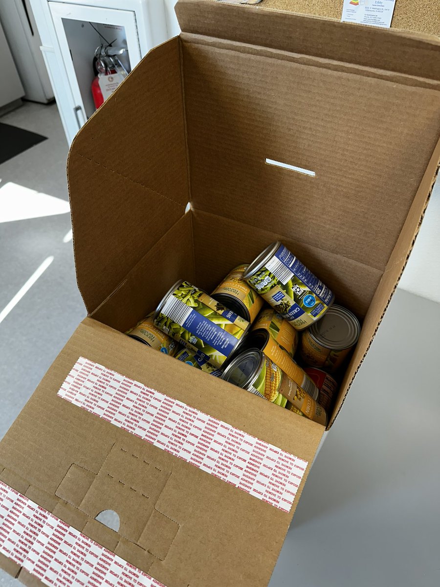 Ewa crew giving back to the community. Quick 40 items in their donation box. 
#donate 
#GLMgivesback 
#makingwaves
@Anna_GLM 
<a href="/TheoAlexander11/">Theo Alexander</a> 
@BrianWest_GLM