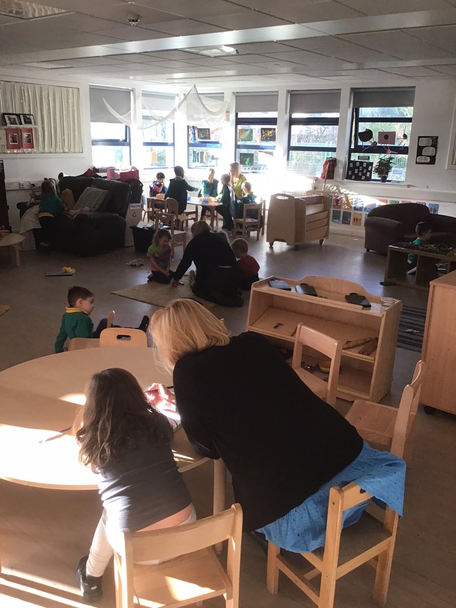 Engaged, happy learners this morning during my visit to @AlvaNursery. Always a warm welcome from children and staff 🙂@LyndaAMcDonald @ClacksEducation @AlvaPSandELC