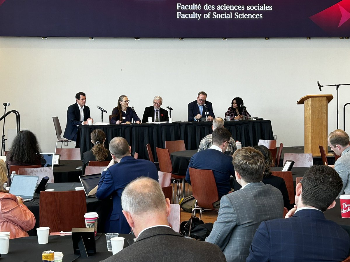 Second session of the day in our constitutional interpretation conference: what is unique, if anything, about constitutional interpretation? <a href="/vanessa_macd/">Vanessa MacDonnell</a> <a href="/OsgoodeNews/">Osgoode Hall Law School of York University</a> <a href="/UAlbertaLaw/">University of Alberta Faculty of Law</a> <a href="/UOdroitpublaw/">Centre de droit public uOttawa Public Law Centre</a>