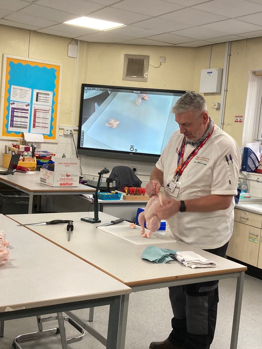 A huge thank you to John from @WorsleyCollege @SCCGroup_ who came in today to share his expertise with our Y11 Food Tech pupils. They practiced deboning a chicken - great revision for the practical exam next week
