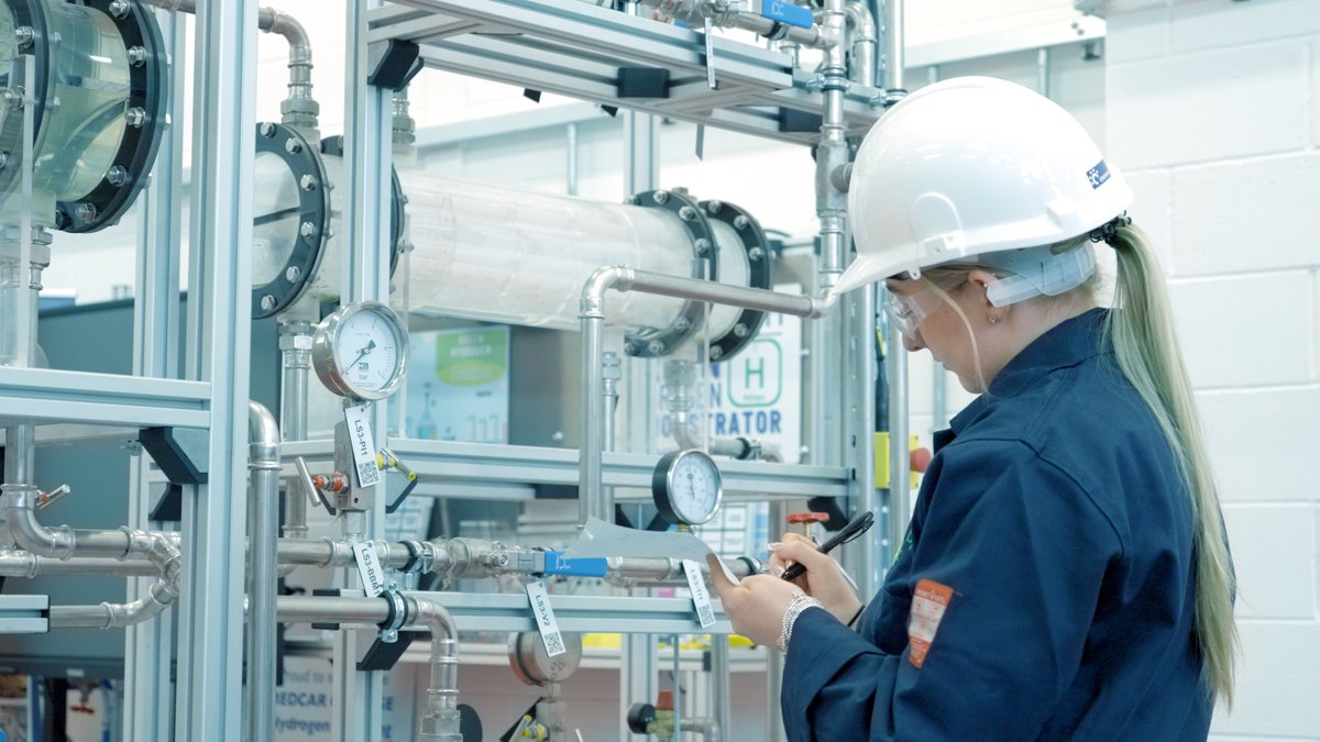 TeesValleyCA's tweet image. Tees Valley is at the forefront of the net zero, clean energy revolution and some of the biggest projects are taking place right here ♻

Discover how you can embark on a career in the cleaner industries of tomorrow ➡ orlo.uk/EjfQC

#GCW2023 #StayLocalGoFar