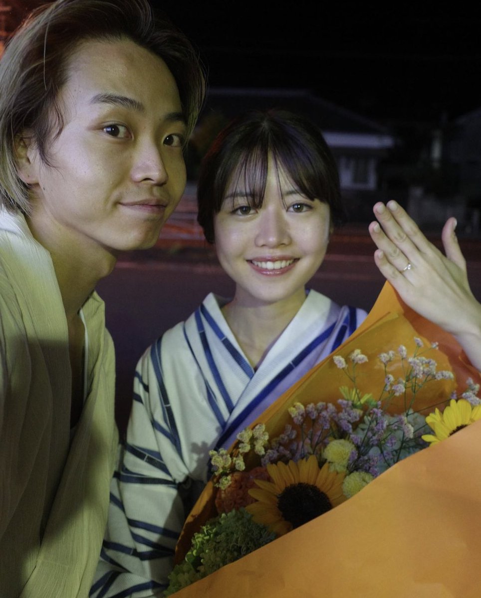 ebimp_life's tweet photo. 【あみ＆こうへい結婚‼️】
ヤバイ泣ける。番組出てよかったね。
いや出てなくても戻ってたかもしれないけど、奇跡の瞬間に立ち会えた気がして勝手に視聴者として嬉しいよぉぉぉ涙
末長くお幸せに💓

マサシの顔がチラつく。
あっちはどうなった？

#ラブトランジット https://t.co/6Smpkm4Fcr
