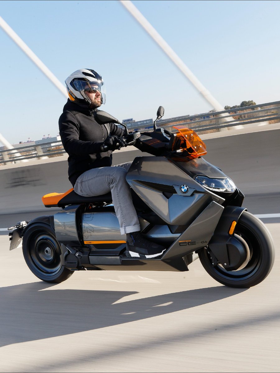 BMWMotorrad_Mx's tweet image. ¡Sumérgete en un futuro sostenible con el #BMWCE04! 🔋

Con energía eléctrica de última generación y conectividad perfectamente integrada, este vehículo promete una experiencia urbana inigualable.

Más info: ⚡️brnw.ch/21wEiZ2

#MakeLifeARide #PluggedToLife #BMWMotorrad