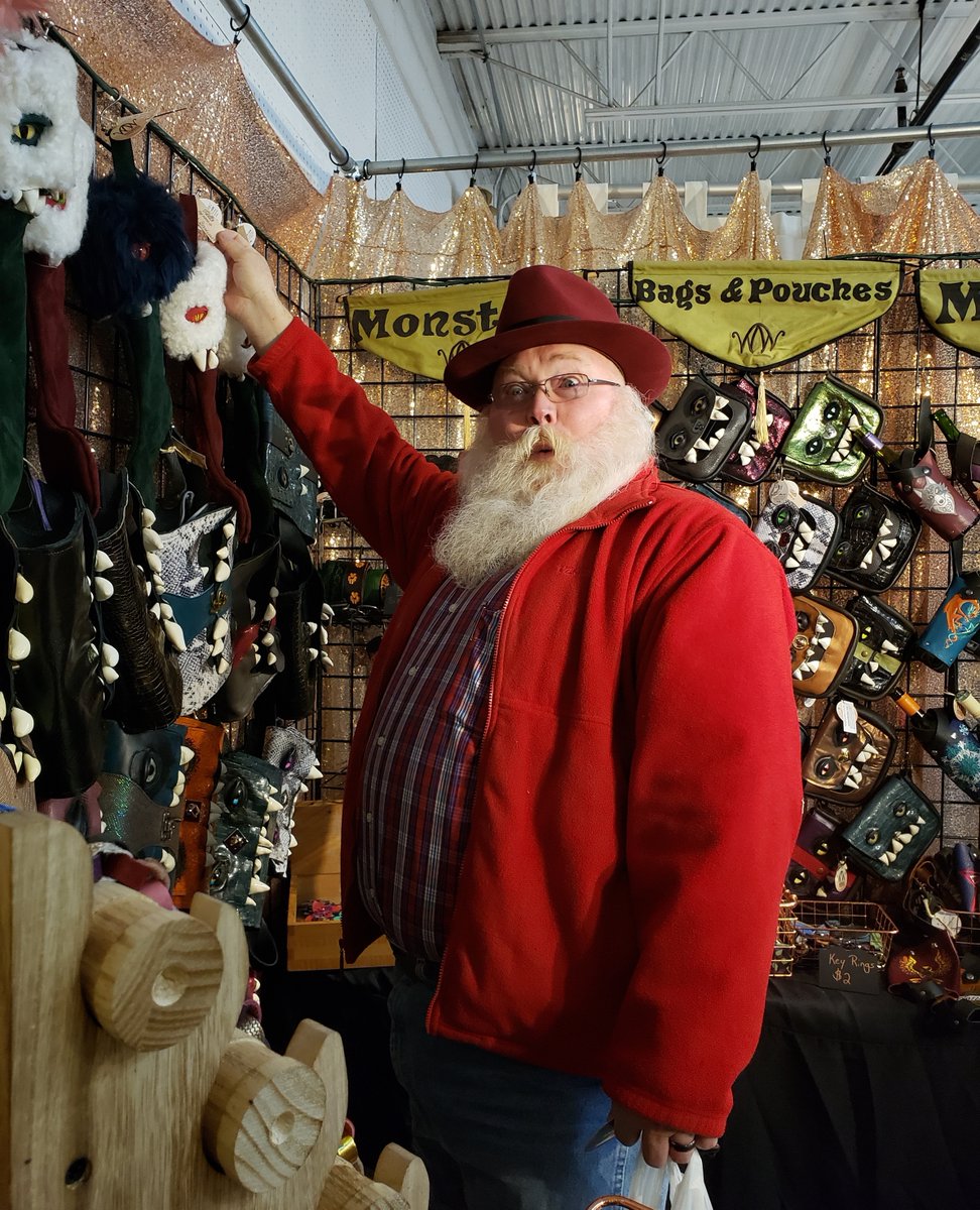 Wayward_Leather's tweet photo. At a show in the past, a familiar face was rather surprised by the monster Christmas stockings!
You choose your colors of suede, fur, and eye color, as well as optional name embroidery.
#monster #stocking #waywardleatherdesign #asmilethatkills #xmas #christmas #holidays https://t.co/6ukZDb2q8E