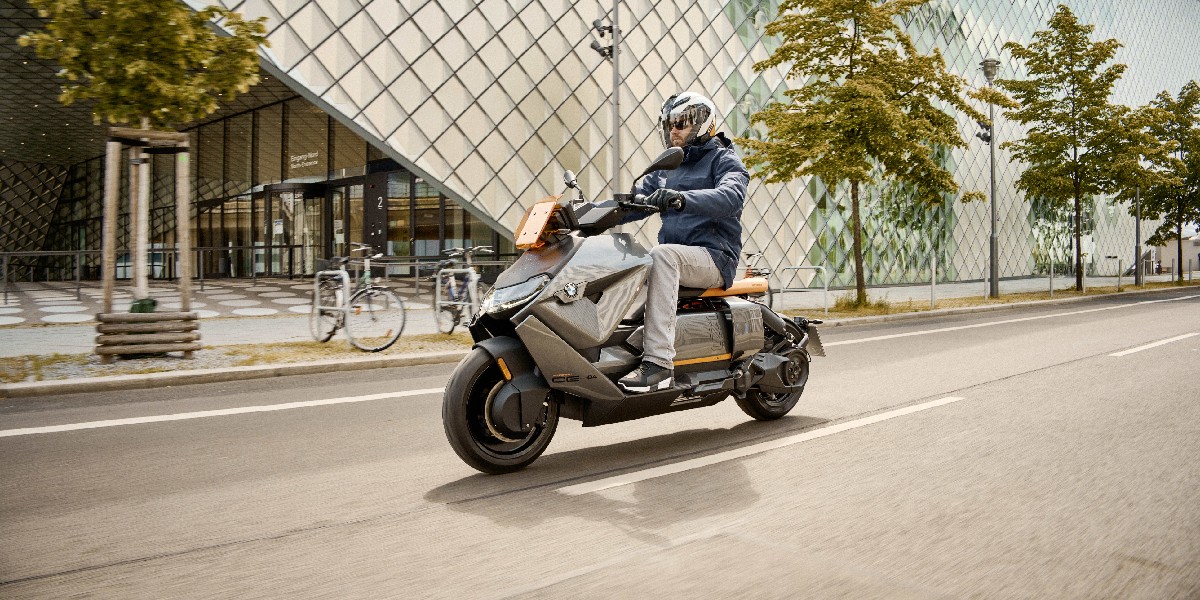 BMWMotorrad_Mx's tweet image. ¡Sumérgete en un futuro sostenible con el #BMWCE04! 🔋

Con energía eléctrica de última generación y conectividad perfectamente integrada, este vehículo promete una experiencia urbana inigualable.

Más info: ⚡️brnw.ch/21wEiZ2

#MakeLifeARide #PluggedToLife #BMWMotorrad