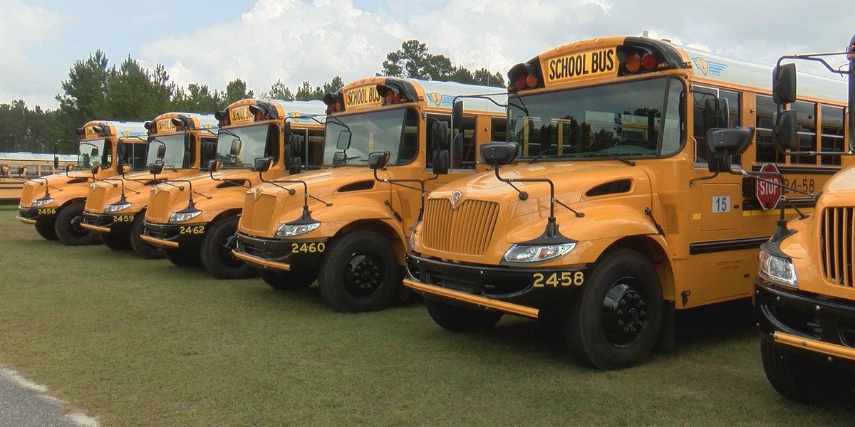 CleanCitiesGA's tweet photo. "The district added 12 new buses this year. Ten of which are electric and almost completely free." 🚌

The buses launched in early October, and they can be seen in use NOW in Long County! ⚡ 

https://t.co/Bo6wioTy56

#Georgia #electricschoolbus #EPA #CleanCities #LongCounty https://t.co/n4P05KE7HA