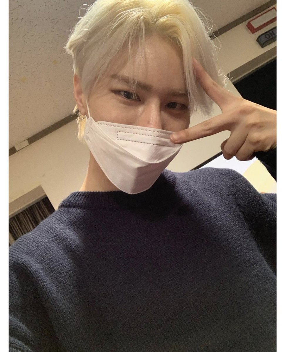 Me puse en modo guapo porque es tiempo de salir a celebrar el #𝚆𝚄𝙹𝚄ಌ6𝚃𝙷𝙲𝙱 y cantar con @wujutw #𝕷ᥲ·Lα·ᒐσ𝚟𝚎 hasta quedarme afónico

♪ Tɦe 𝑠𝑤𝑒𝑒𝑡 목소리, #𝔅𝔬𝔨𝔲 ⋆