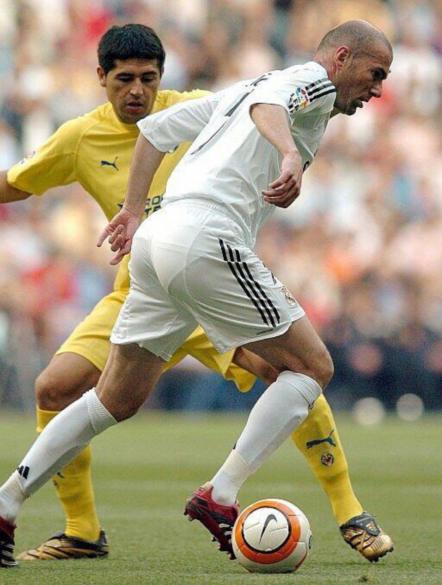 nesta13_ACM's tweet photo. #ثريد 

ثريد عن المواجهات الفردية بين نجوم العالم ثريد فخم جدا تابع السرد لايك واستمتع ..... https://t.co/TngQ7NLzux