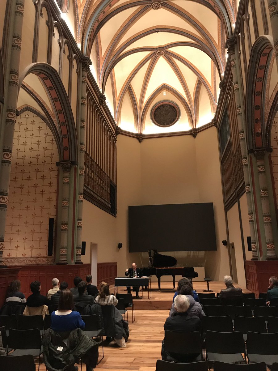 RamonSobrino1's tweet photo. En #Pamplona, antiguo Convento de las Salesas, Jornadas en torno a Fernando Remacha #FernandoRemacha. Dir. Marcos Andrés.
Conferencia Prof. #EmilioCasares. Después, mi intervención #Gaztambide y #Remacha, músicos de Tudela. 
@UNavarra @ICCMU @ArchivoSGAE @fyluniovi @uniovi_info https://t.co/jpbc73FO7i