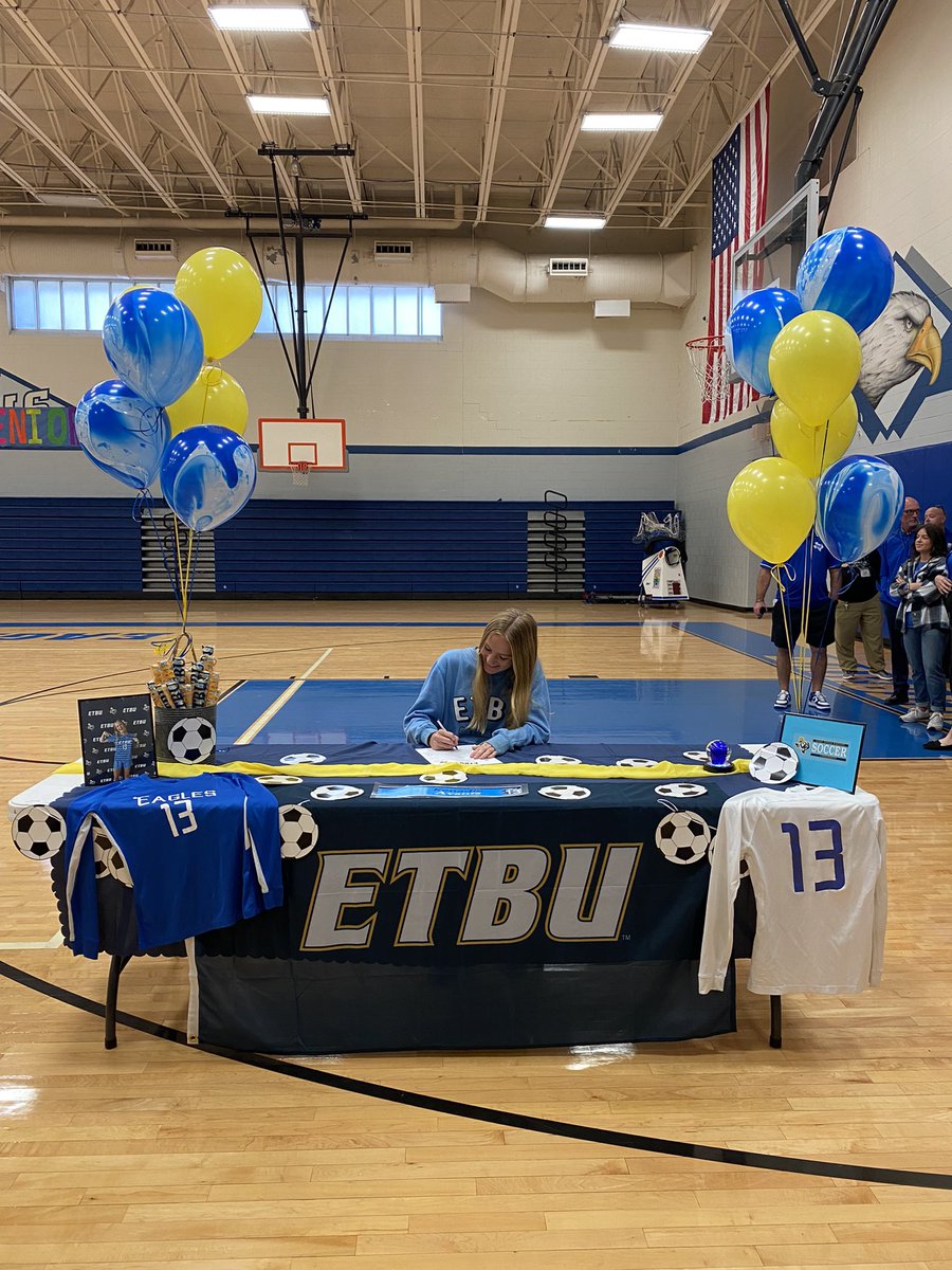Officially a tiger! So excited for the next 4! Thank you to everyone who came out. GO TIGERS🐯
<a href="/ETBU_WS/">ETBU Women's Soccer</a> <a href="/BH_LadySoccer/">BHHSLadyEaglesSoccer</a> <a href="/BH_Athletics/">Barbers Hill Athletics</a> @abseckbhfb