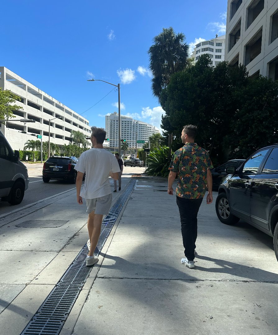 asimo3089 tweet media