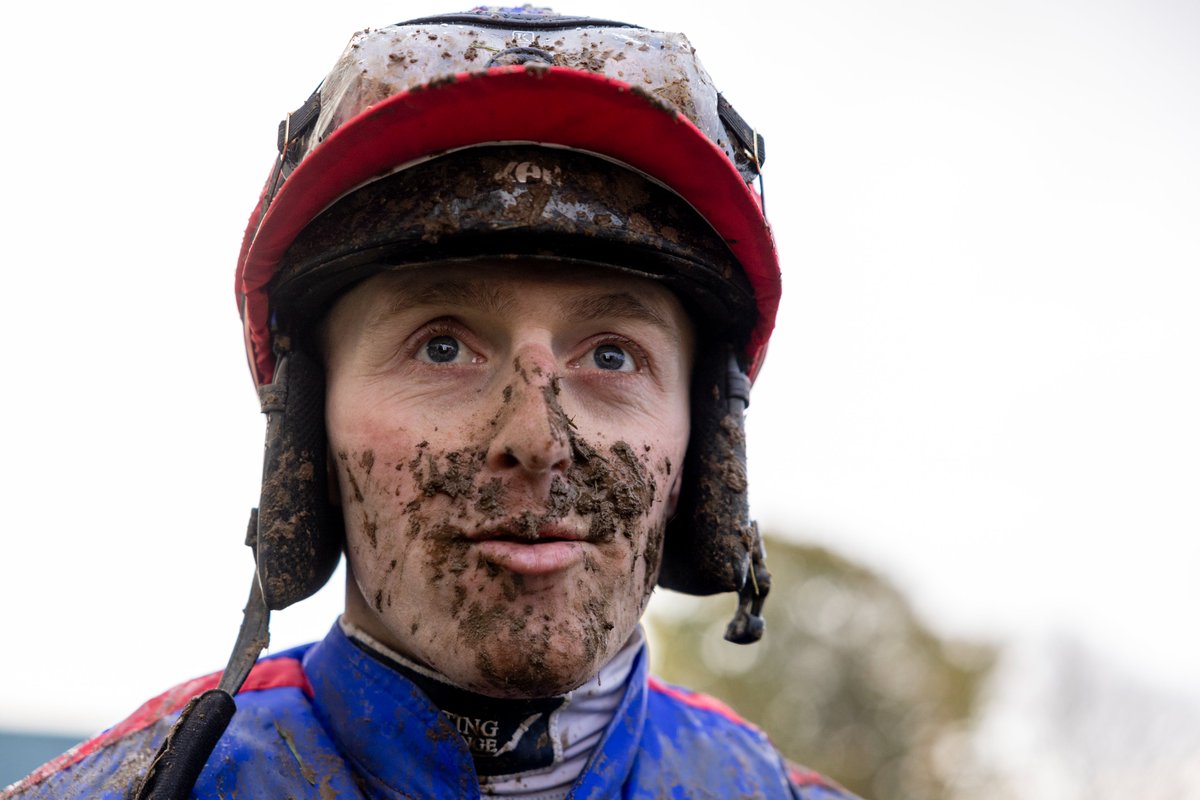 .<a href="/ClonmelR/">ClonmelRaces</a> captured. 📸 Cracking shots by <a href="/patrickmccannrp/">Patrick McCann</a> from Tipperary track's flagship Clonmel Oil Chase fixture today. 🇮🇪