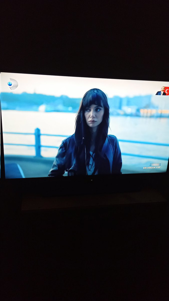 aadlinn's tweet photo. Birce Akalay yine tarzini ortaya koymuş 👏🏼👏🏼🔥 @BrcAkalay #BirDerdimVar https://t.co/oA74rck6P8