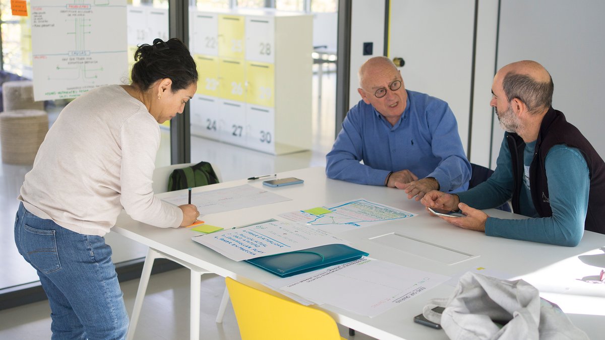 La asociación EuskoCarSharing (euskocarsharing.com) cuenta con el asesoramiento de Patricia Nagashiro para difundir el Car Sharing, así como intentar incrementar su uso #MovilidadSostenible La presentación de resultados de su reto tendrá lugar el 27 de este mes #Auzolabs