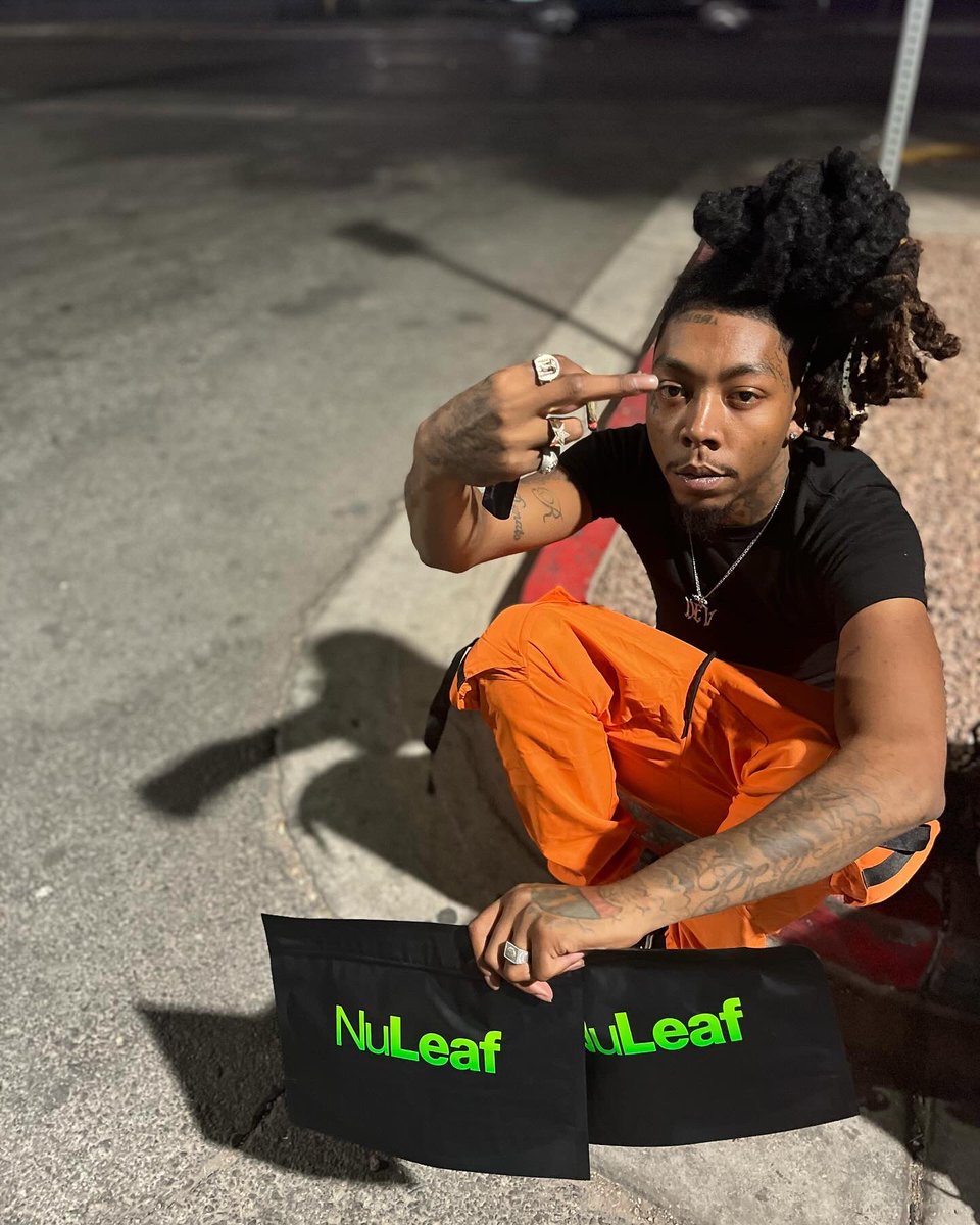 DaRealYwBDev's tweet photo. She wanna spend sum time with me I️ told her spend a night with me woahh 🤞🏾💙 @littybittyri  #YwBShit💥 #Woahh #LasVegas #1118Forever https://t.co/nOw4WlAoGy