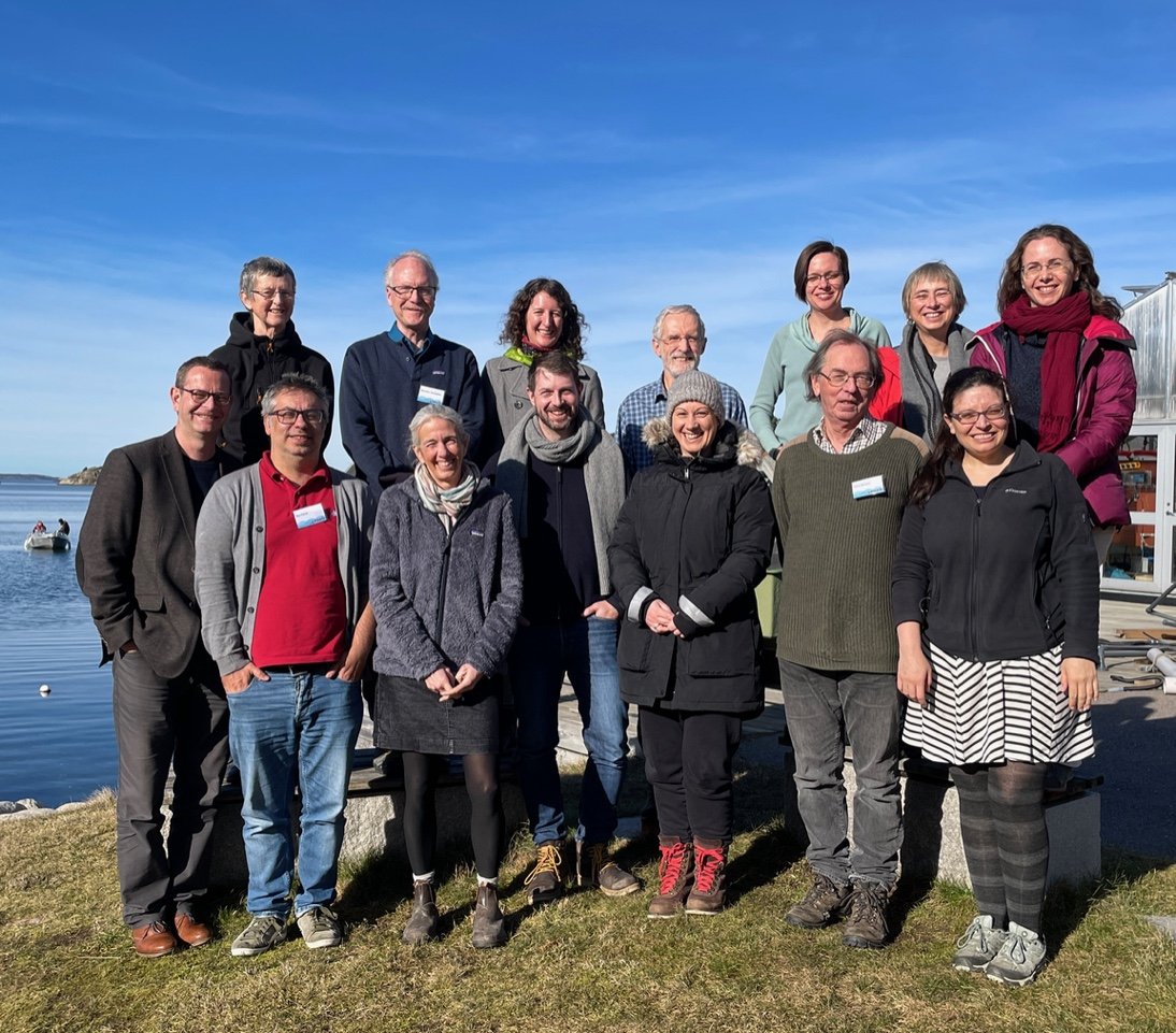 And a very interesting @ESEB progress meeting turned into an extensive review on chromosomal inversions! doi.org/10.1111/jeb.14… Great lead by E Berdan, T Flatt,K Johannesson, S Schaeffer, and a huge collective effort 🙂. We hope this piece will be useful for the community!