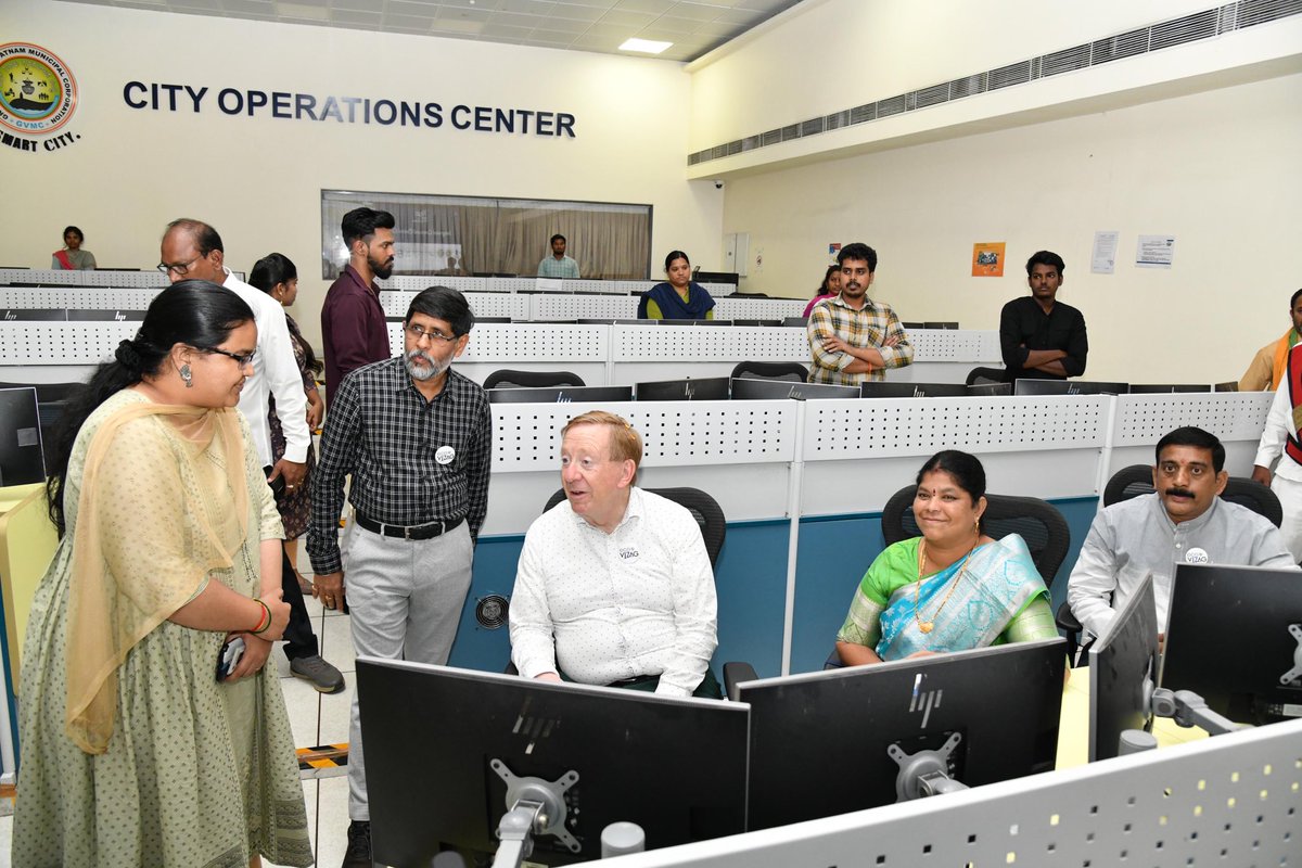 James Brainard, Mayor of Carmel, Indiana visited the City Operations Center. #EcoVizag #ISupportEcoVizag @AndhraPradeshCM @AudimulapSuresh @GHVKumariMayor @CDMA_Municipal @SmartCities_HUA @JSecretary_SCM