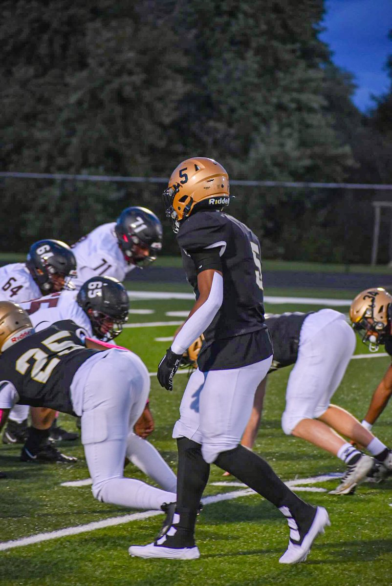 Junior Season~ <a href="/HLR_FOOTBALL/">Richards Football</a> 

-1800 all purpose yards 
-21 Total tds
-19 tackles 
-3 Tfl
-2 sacks 
-1 pick 6

Film~ hudl.com/v/2MJZjb

@Rivals_Clint <a href="/PrepRedzoneIL/">Prep Redzone Illinois</a> <a href="/AllenTrieu/">Allen Trieu</a> <a href="/EDGYTIM/">Timothy “EDGYTIM” OHalloran</a> <a href="/CoachBigPete/">Peter "Coach Big Pete" Leinweber</a> <a href="/CoachShen/">Anthony Sheehan</a>